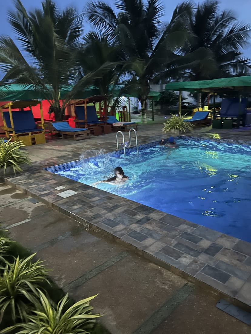 Piscine de la Résidence Togoliving